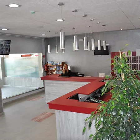 萨法里公寓式酒店 2*