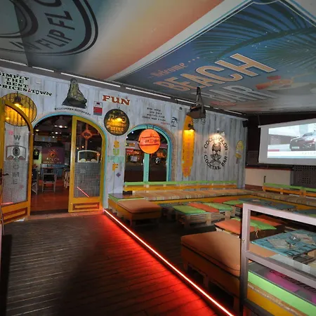 萨法里公寓式酒店 2*