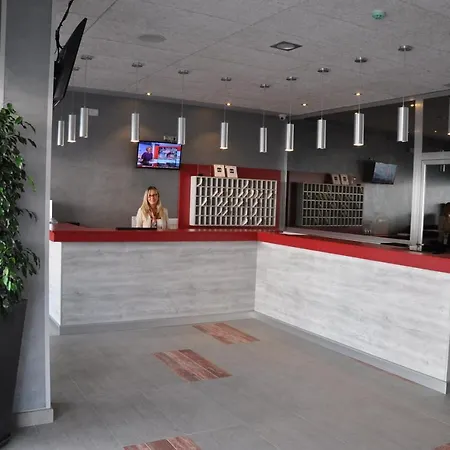 萨法里公寓式酒店 2*