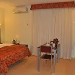 Safari Aparthotel 2*