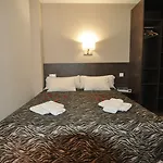 Safari Aparthotel