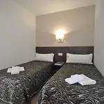 Safari Aparthotel 2*
