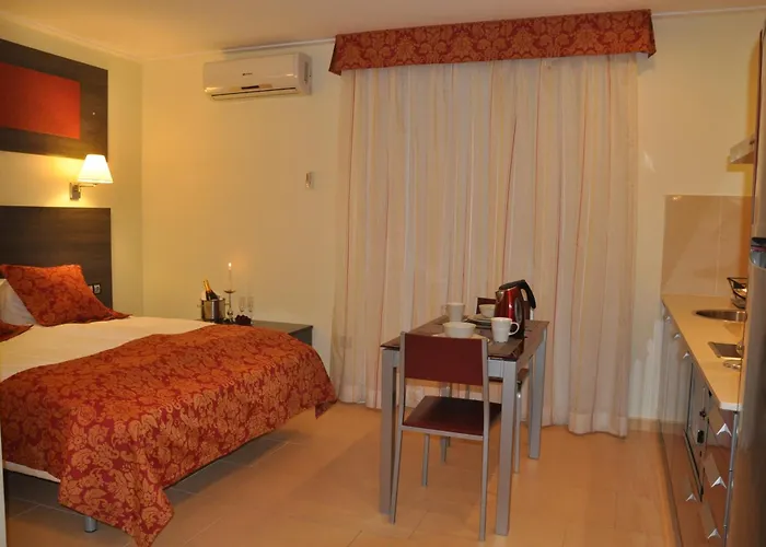 Safari Aparthotel 2*