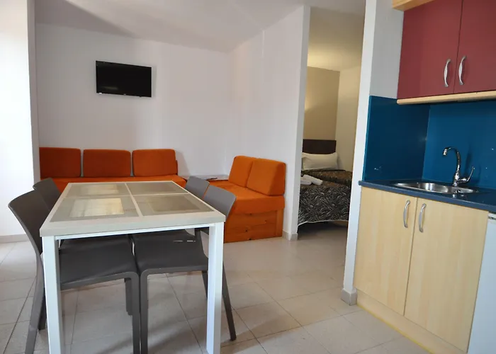 Aparthotel Safari 2*